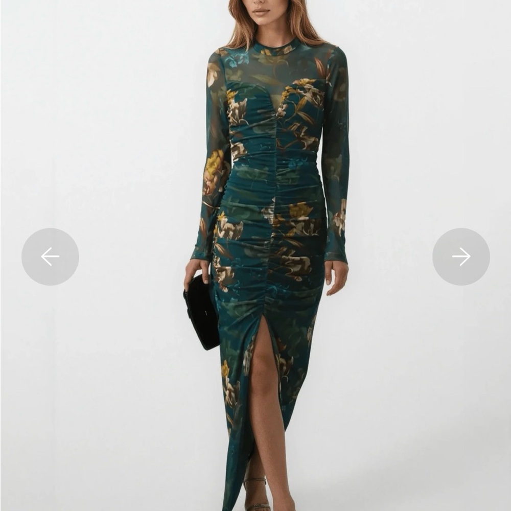 Black Halo Wendy Gown